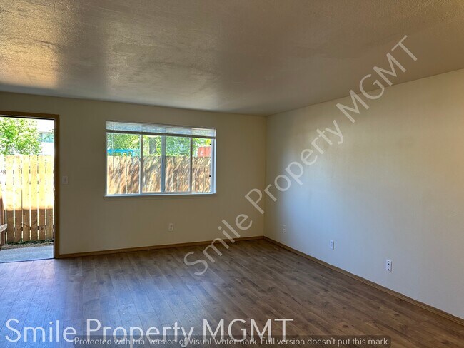 Foto del edificio - 8826 SE Lafayette St