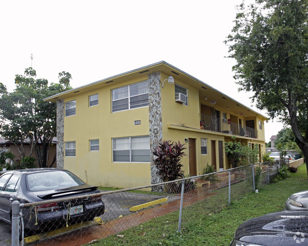 Primary Photo - 5980 W Flagler St