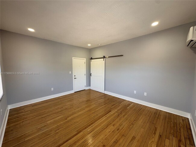 Foto del edificio - 3237 SW 4th St
