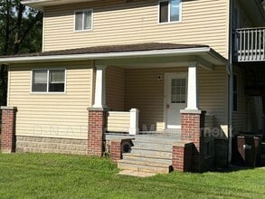 Building Photo - 2843 Bartonsville Ave