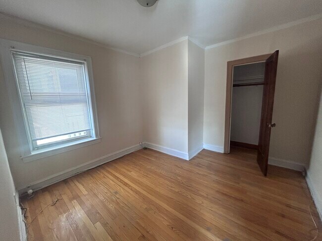Foto del edificio - 3152 N Linder Ave