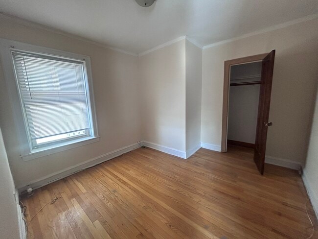 Foto del edificio - 3154 N Linder Ave