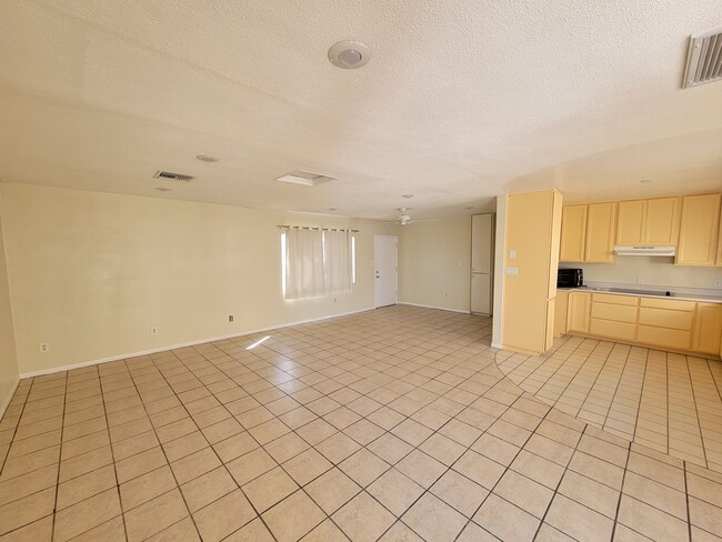 Building Photo - 1098 Rose Ave