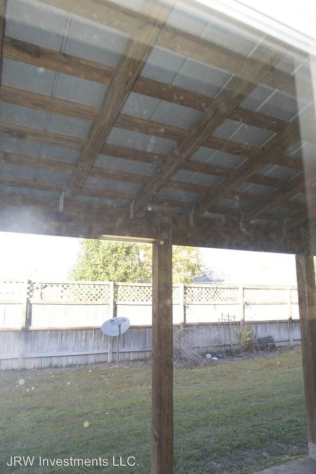 Building Photo - 150 Iron Horse Dr E