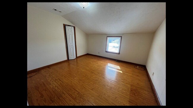 Foto del edificio - 203 Oakvale Rd