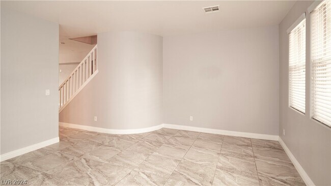 Foto del edificio - 9634 Hawk Cliff Ave