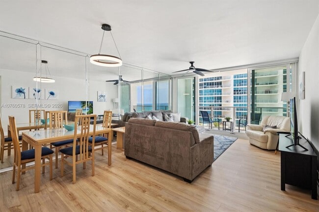 Building Photo - 3505 S Ocean Dr