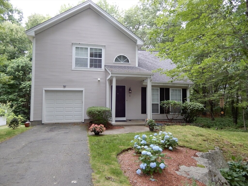 Foto principal - 5 Bradshaw Ln