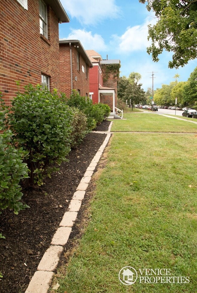 Building Photo - 1655 N 4th St