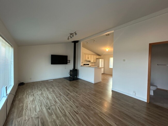 Building Photo - Cozy 2BD Home Near Prineville Reservoir – Fenced Yard + Carport!