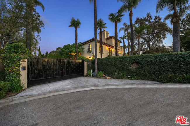 Foto del edificio - 17230 Silver Ln