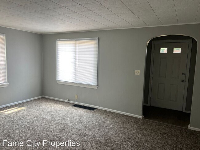 Building Photo - 3 br, 1 bath House - 2622 Harmont Ave NE