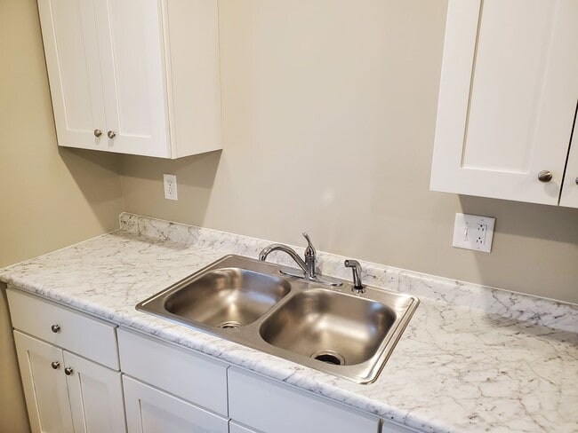 Foto del edificio - 2 Bedroom, 1 Bath apartment