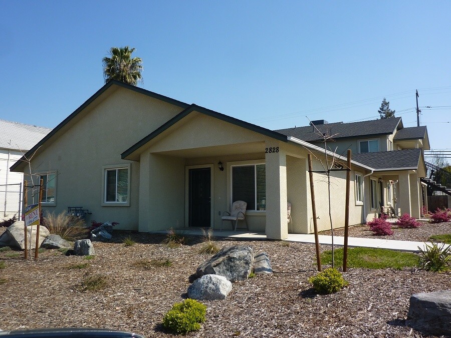 2828 McCall Ave Unit 100, Selma, CA 93662 Apartments in Selma, CA