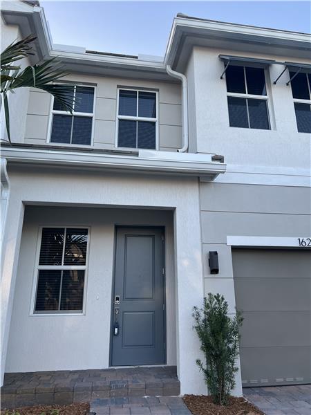 Foto principal - 162 SW 179th Ave