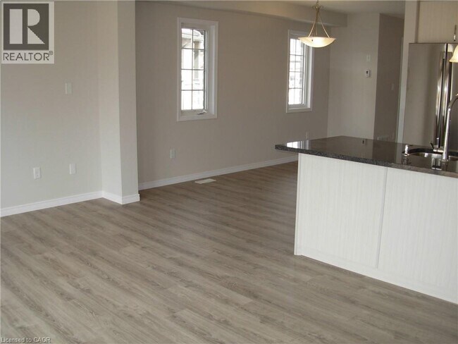 Building Photo - 54 Netherwood Rd