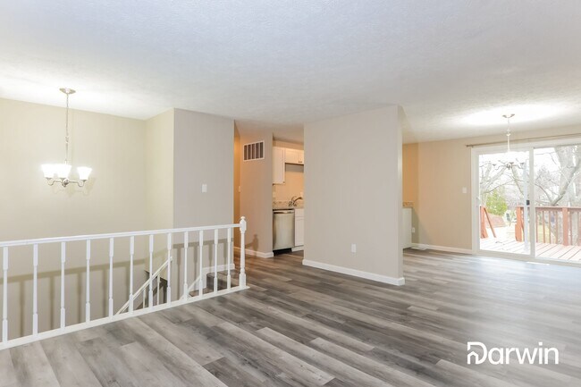 Building Photo - 5401 Pappas Dr, Indianapolis, IN 46237