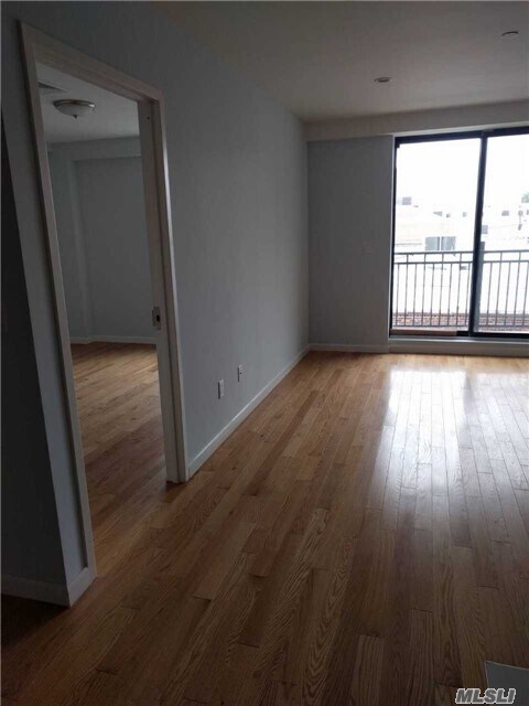 Foto del edificio - 135-17 Northern Blvd