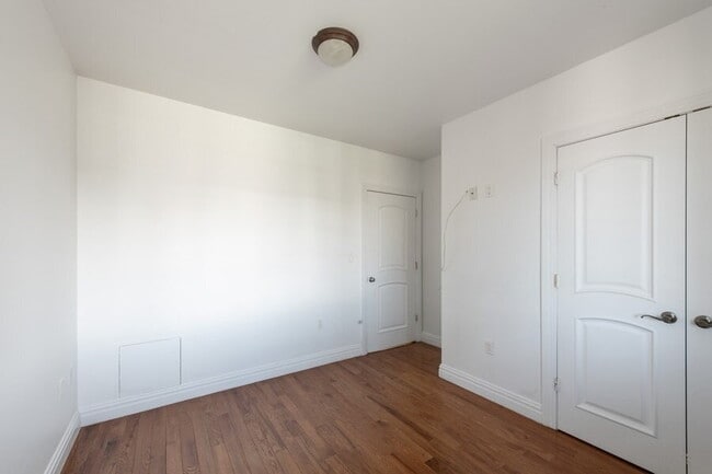 Building Photo - 148 W Maple St