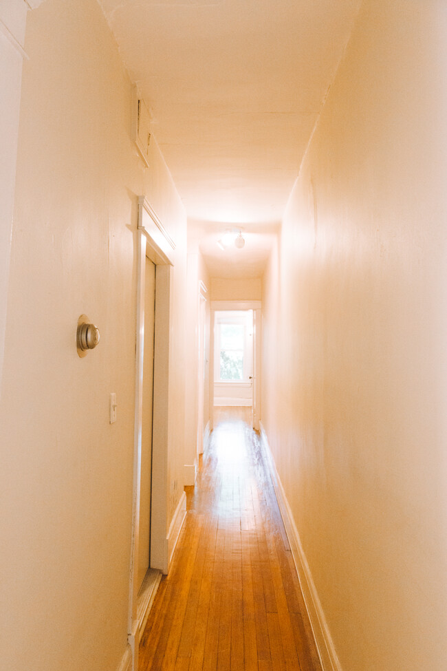 Foto del edificio - 2298 Bellfield Ave