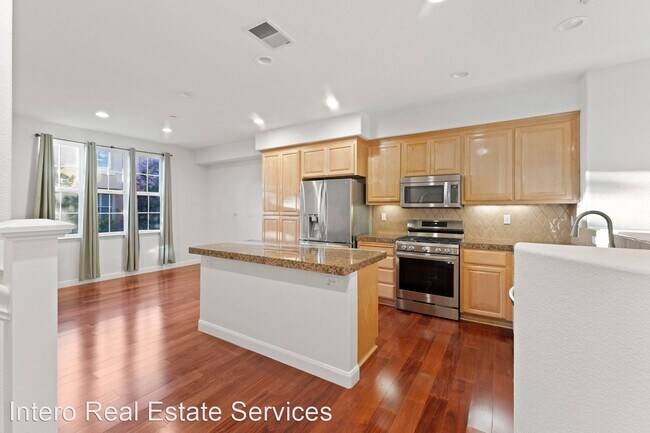 Building Photo - 2 br, 2.5 bath House - 879 Garrity Way