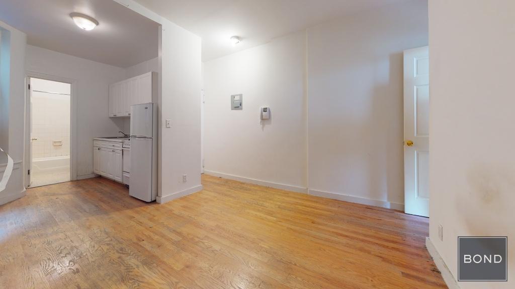 Primary Photo - 315 East 93 Street