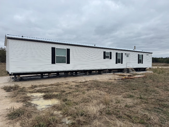 Building Photo - 350 Patriot Ln