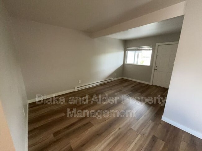 Building Photo - 5950 SW Hall Blvd