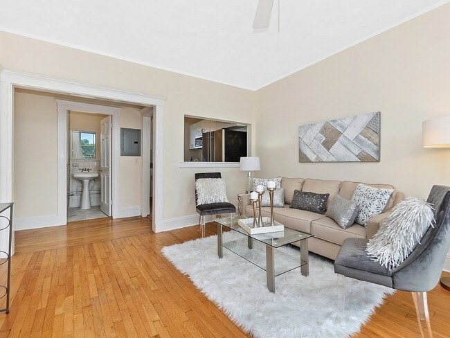 Building Photo - 125 Park Dr