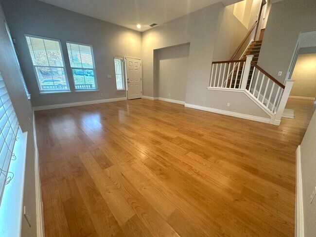 Foto del edificio - Beautifully updated 5 bedroom in Antioch