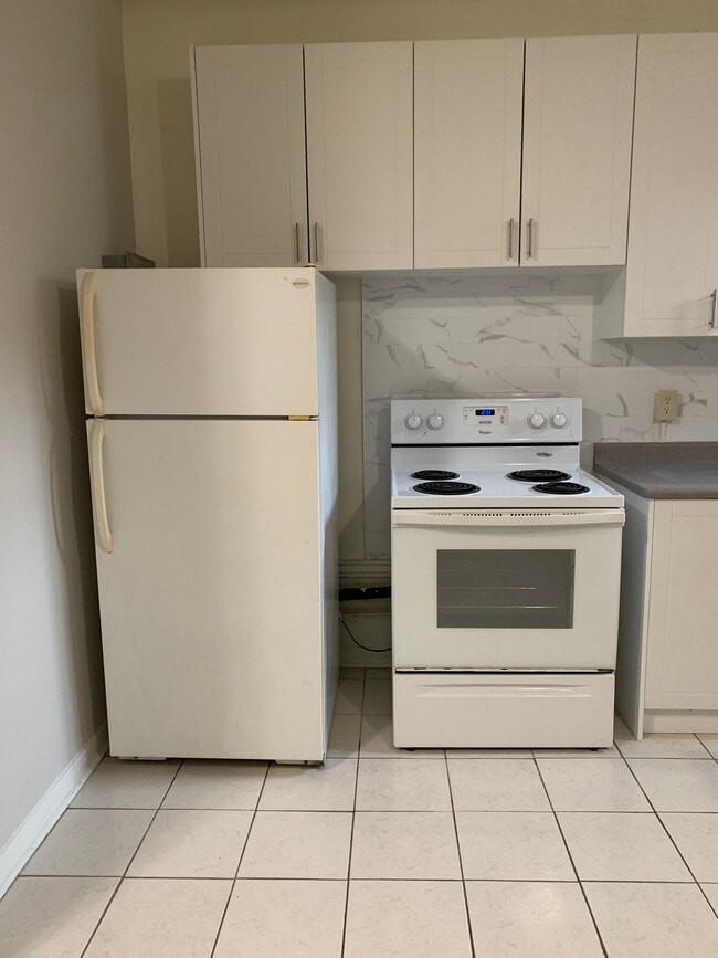 Building Photo - 50 John St W