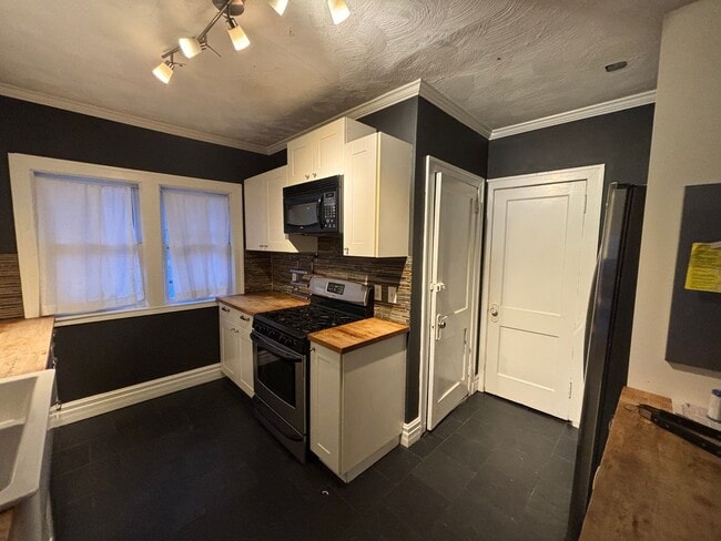 Foto del edificio - 1067-1069 Saint Clair Avenue