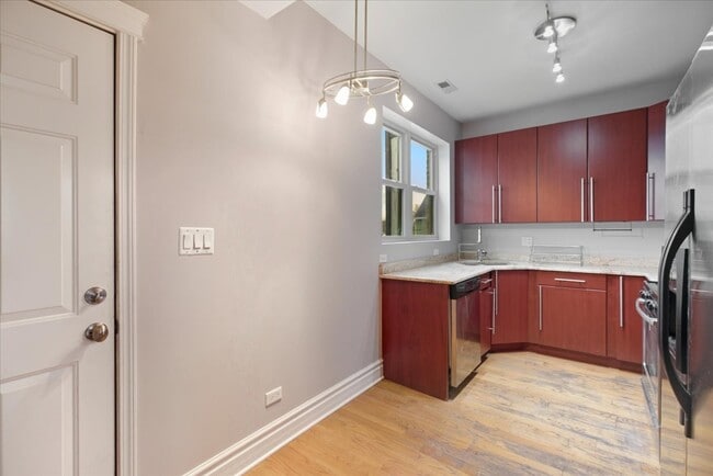 Foto del edificio - 1951 N Monticello Ave