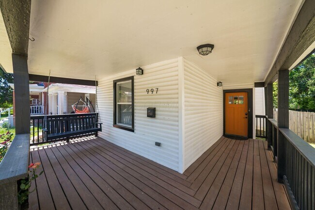 Foto del edificio - 997 Oakwood Ave