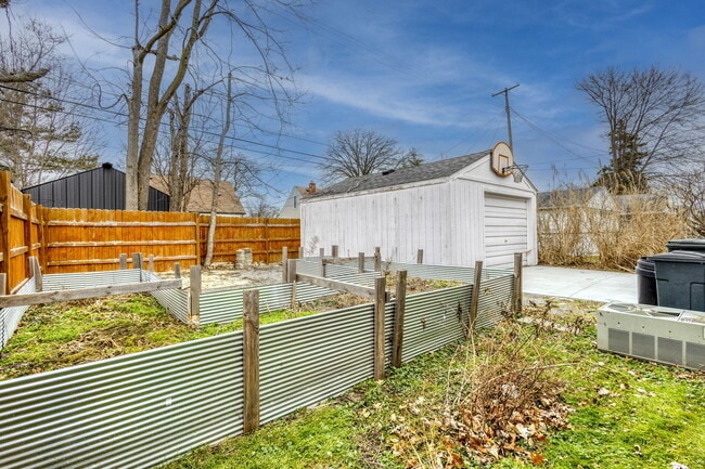 Building Photo - 23005 California St