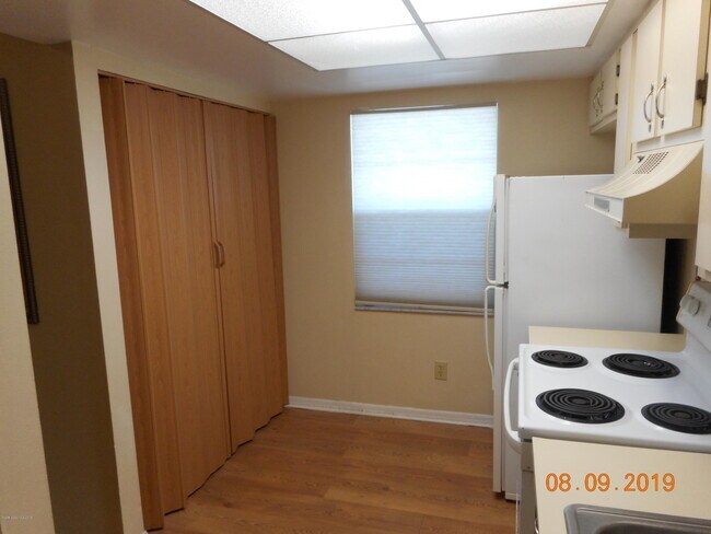 Foto del edificio - 1010 Pine Tree Dr