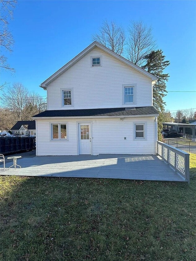 Primary Photo - 13 Farries Ave