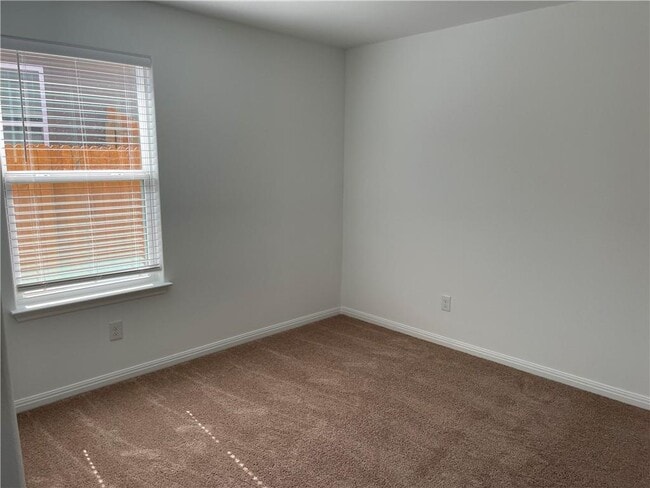 Building Photo - 120 Fairfax Ln