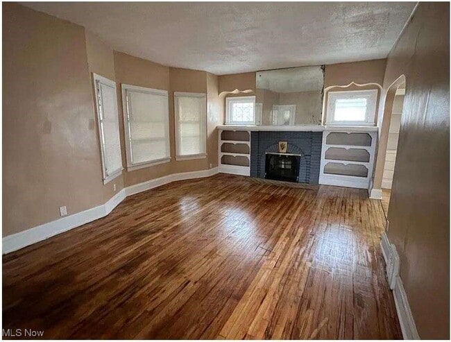 Building Photo - 3594 E 153rd St