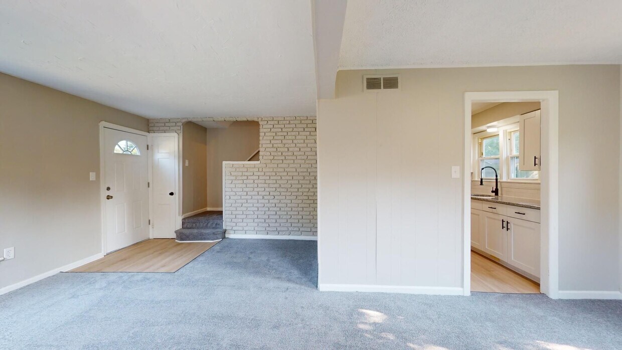 Primary Photo - West Boulvard Area - 4 Bedrooms - 1 Bath -...