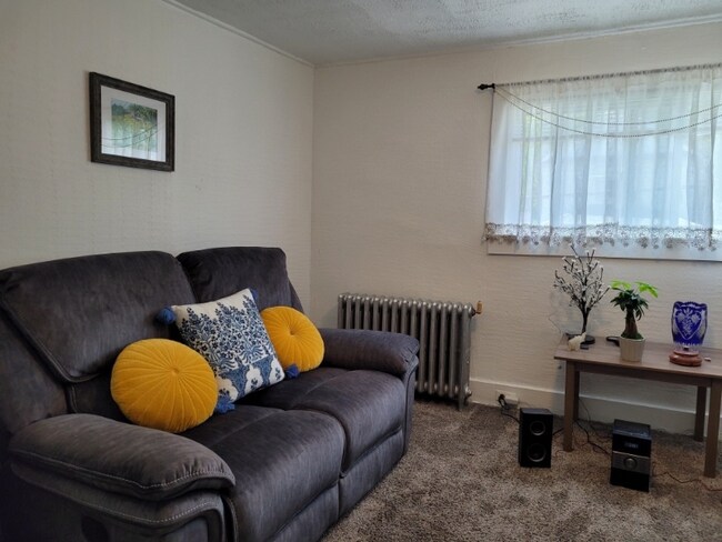 Building Photo - 1824 Clearview St