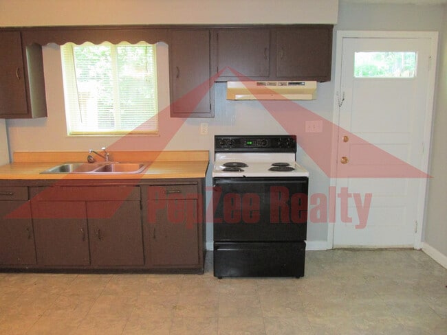 Kitchen - 940 N 11th St