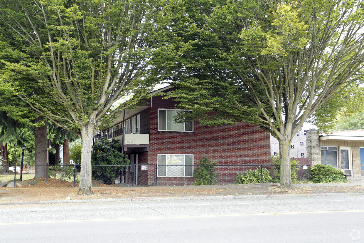 Building Photo - 9211 35th Ave SW