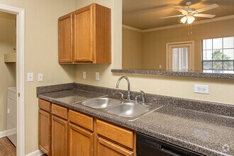 1BR, 1BA - 648SF - Greystone Apartments