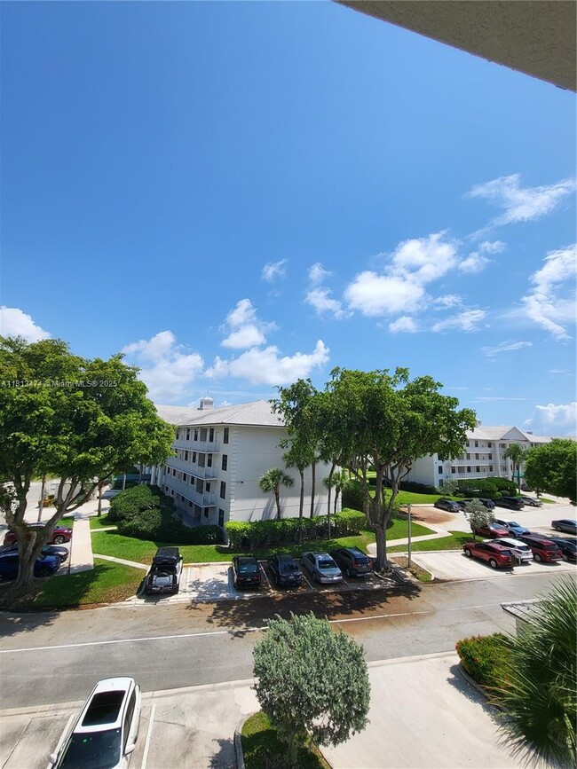 Building Photo - 3640 Whitehall Dr