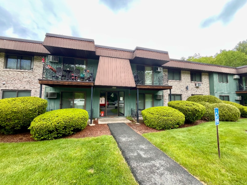 Photo - 4 Strawberry Bank Rd (Nashua, NH)