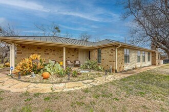 Building Photo - 603 Sunray