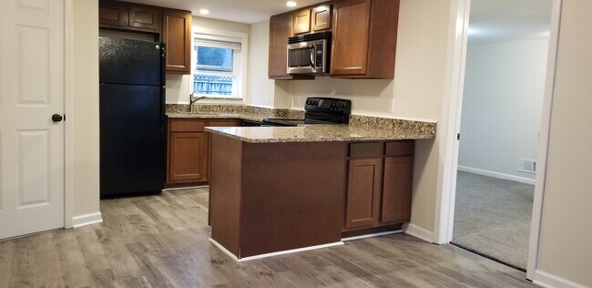 Building Photo - 11240 Canterbury Dr