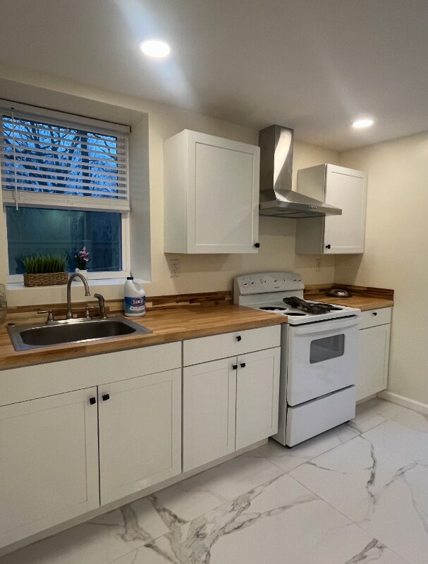 Foto del edificio - 222 Snowy Oak Rd