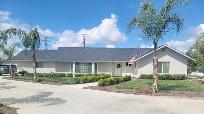 Foto del edificio - 5435 S Newmark Ave